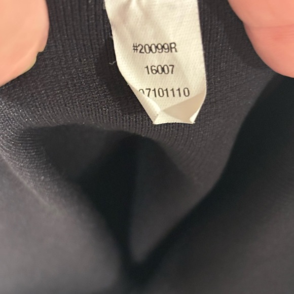 Spanx Look At Me Now capri leggings size Medium - Picture 6 of 8